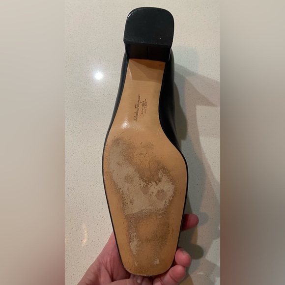 Salvatore Ferragamo Black Pumps EUC Size 8B - Picture 5 of 11